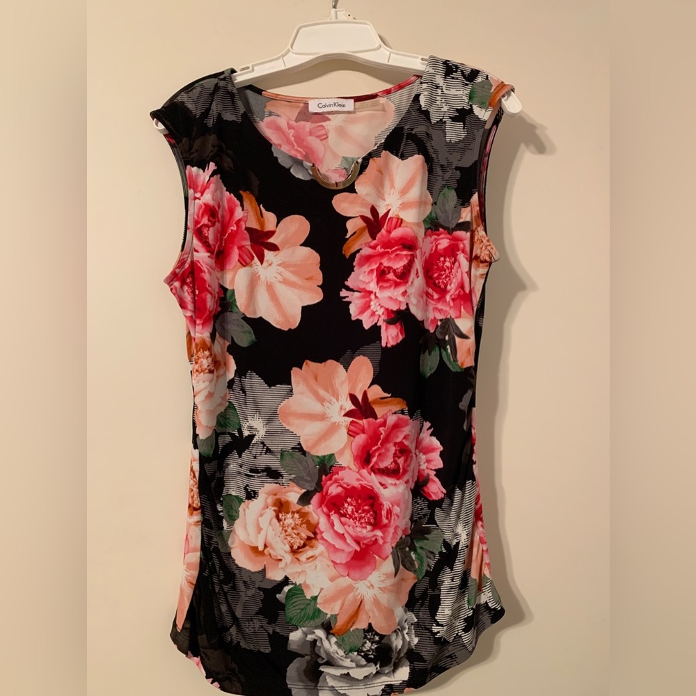Calvin Klein sleeveless blouse floral med